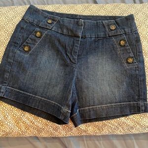 White House Black Market size 00 shorts